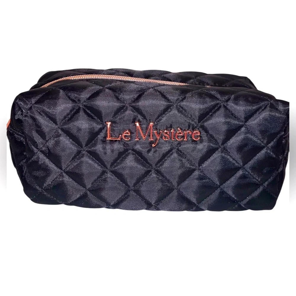 ❤️LE MYSTERE COSMETIC ZIPPERED CLUTCH❤️FLAWLESS!! NEVER USED! - Picture 1 of 5